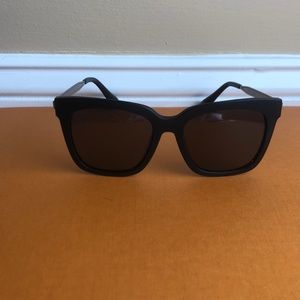 Diff Bella black polarized sunglasses